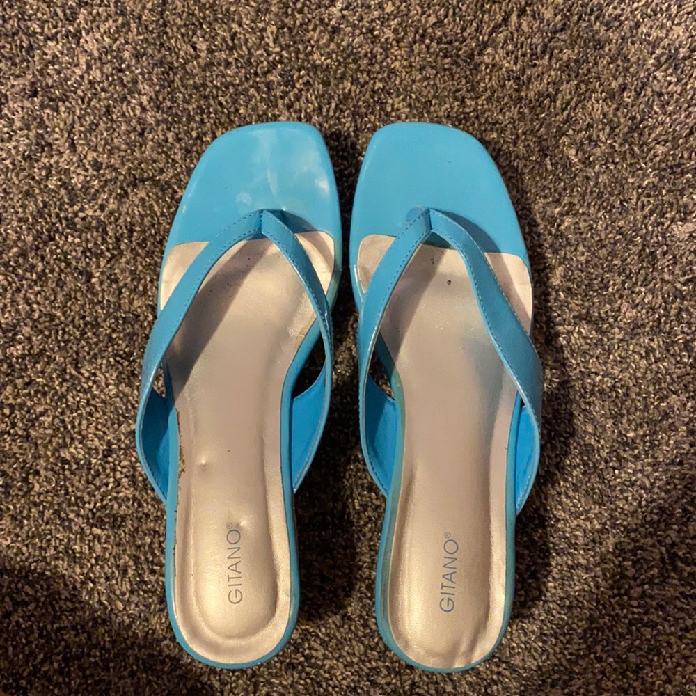 blue wedges